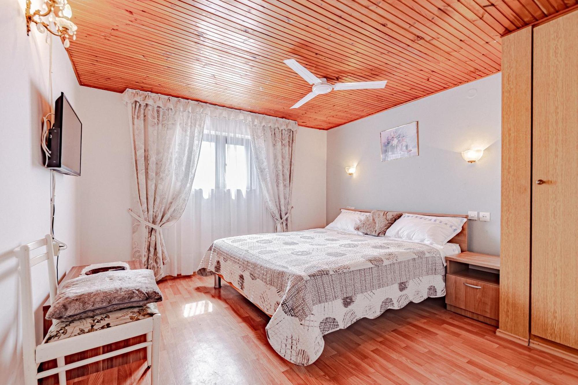 Family Friendly Apartments With A Swimming Pool Zavalatica, Korcula - 183 Exterior foto