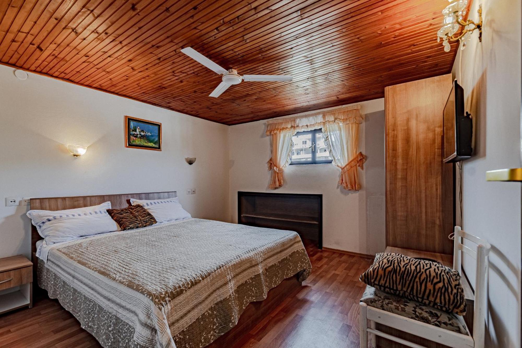Family Friendly Apartments With A Swimming Pool Zavalatica, Korcula - 183 Exterior foto